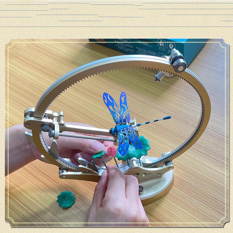 https://cdn.shopify.com/s/files/1/0976/5404/7104/files/sashura-premium-mechanical-motion-display-kinetic-art-sculptures-sashura-premium-11.jpg?v=1771362245